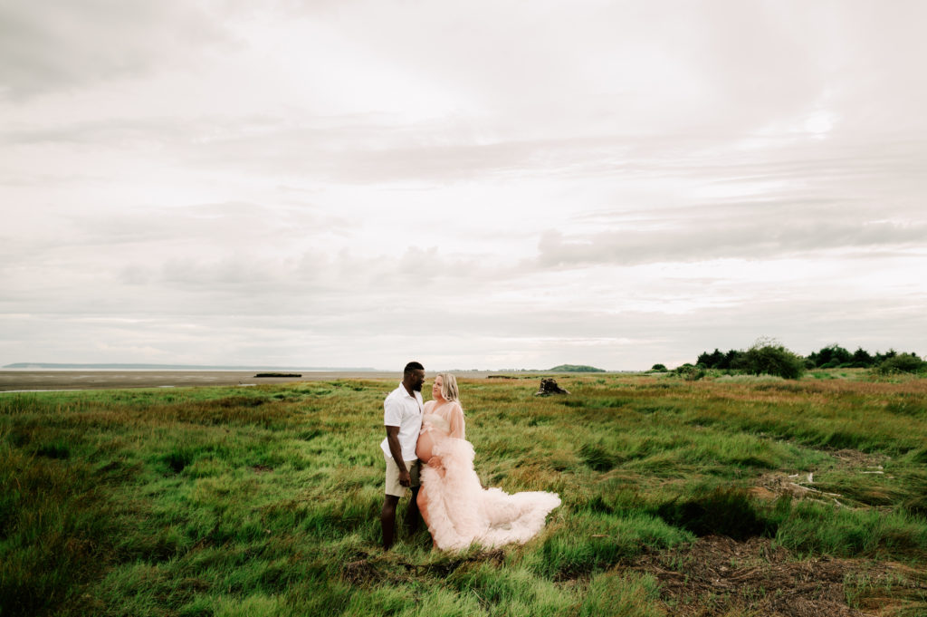 L & T sunset maternity | Langley Photographer - The Cheeky Club