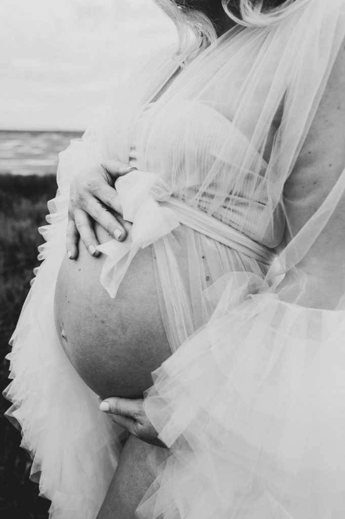 L & T sunset maternity | Langley Photographer - The Cheeky Club