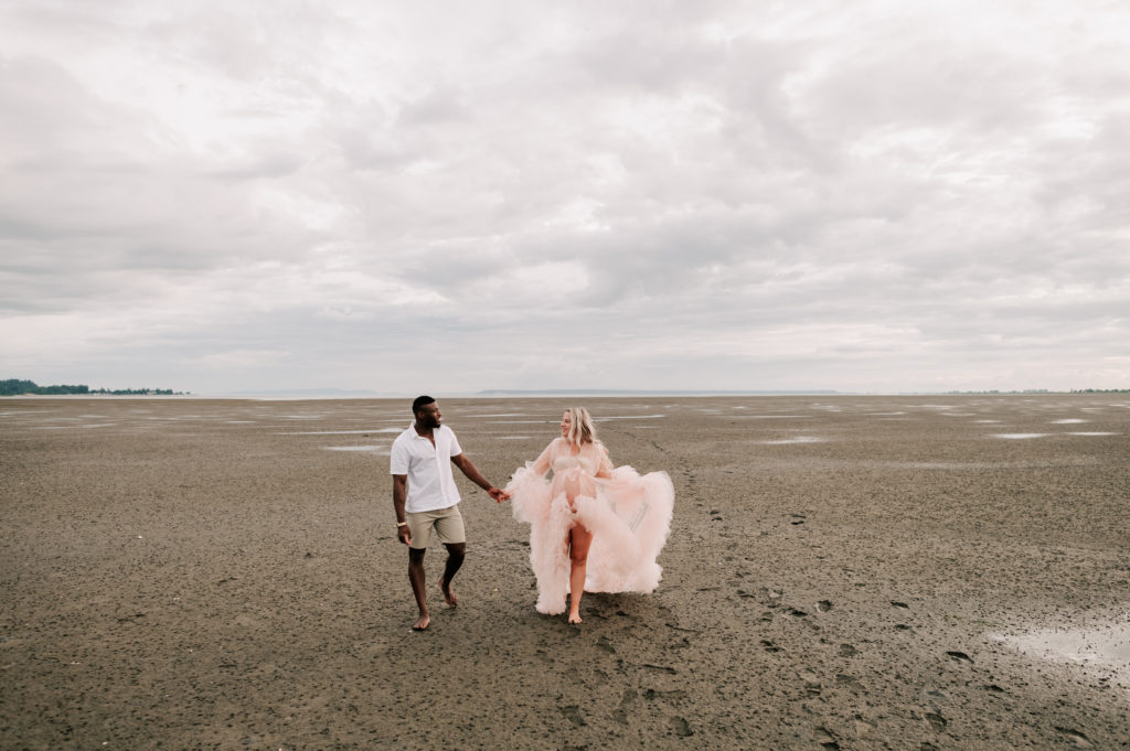 L & T sunset maternity | Langley Photographer - The Cheeky Club
