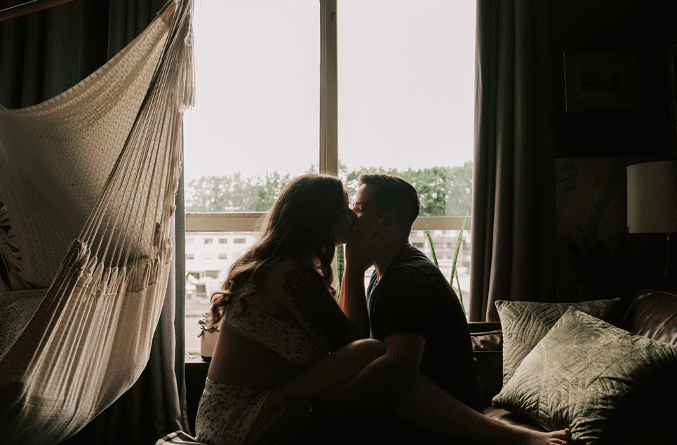 Loft Garden Oasis cheeky maternity shoot | Vancouver Maternity Photographer - The Cheeky Club