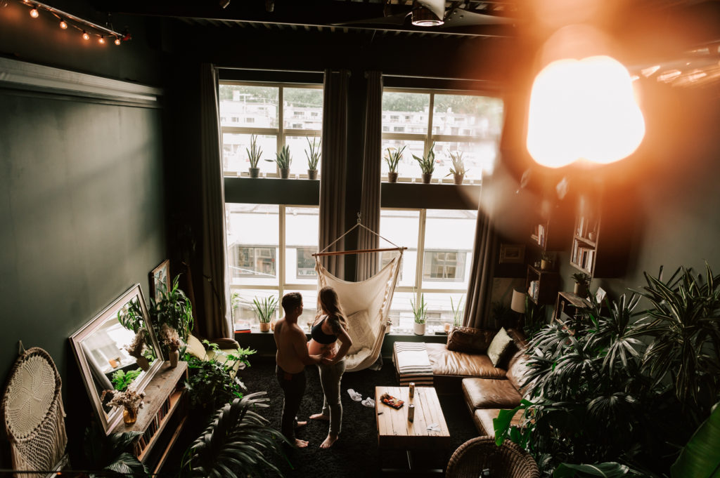 Loft Garden Oasis cheeky maternity shoot | Vancouver Maternity Photographer - The Cheeky Club