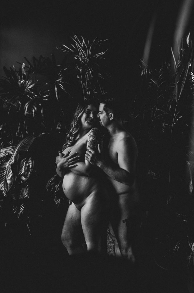 Loft Garden Oasis cheeky maternity shoot | Vancouver Maternity Photographer - The Cheeky Club