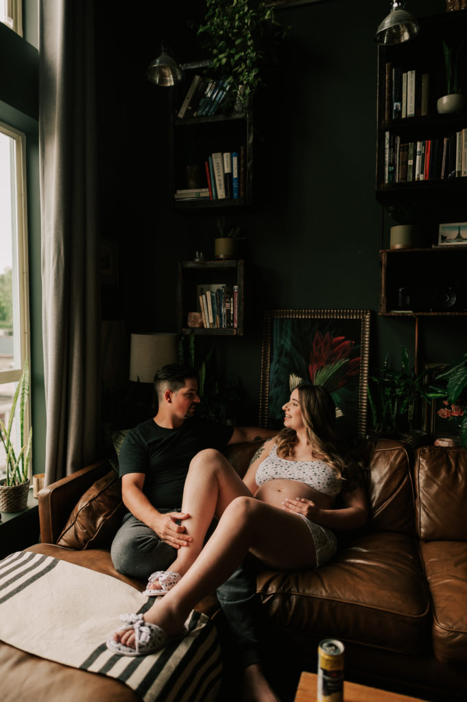 Loft Garden Oasis cheeky maternity shoot | Vancouver Maternity Photographer - The Cheeky Club