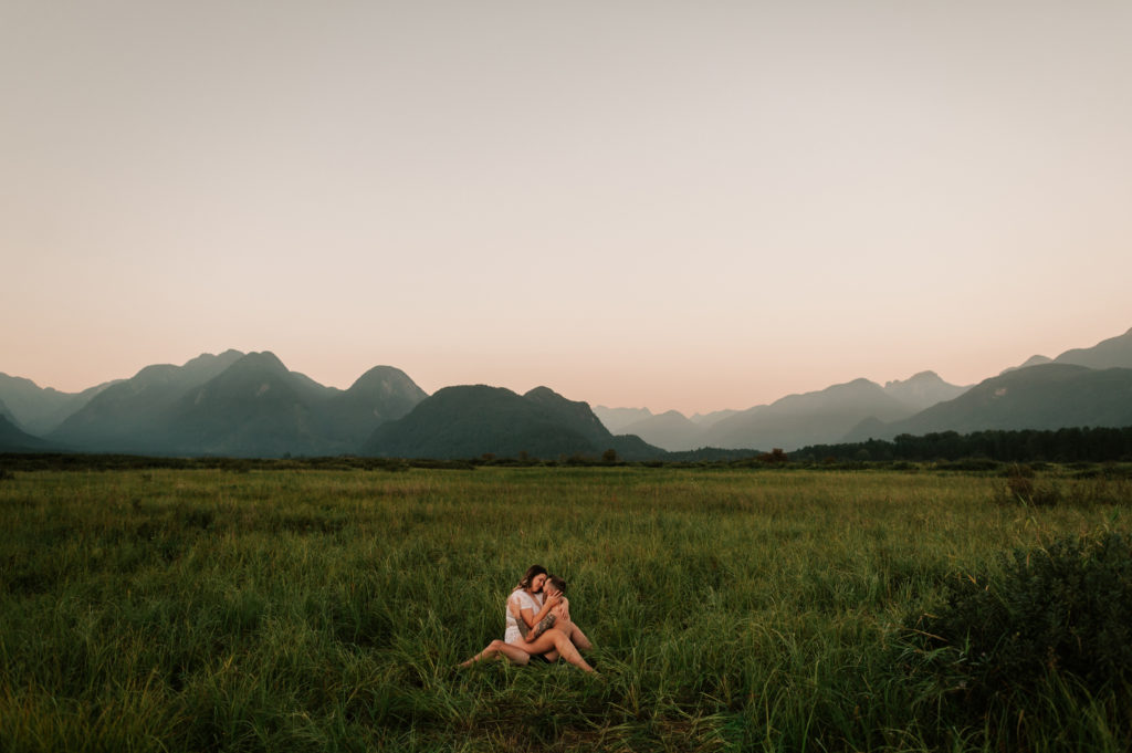 Pitt Lake Cheeky Couples Photoshoot | Fraser Valley Boudoir Photographer The Cheeky Club