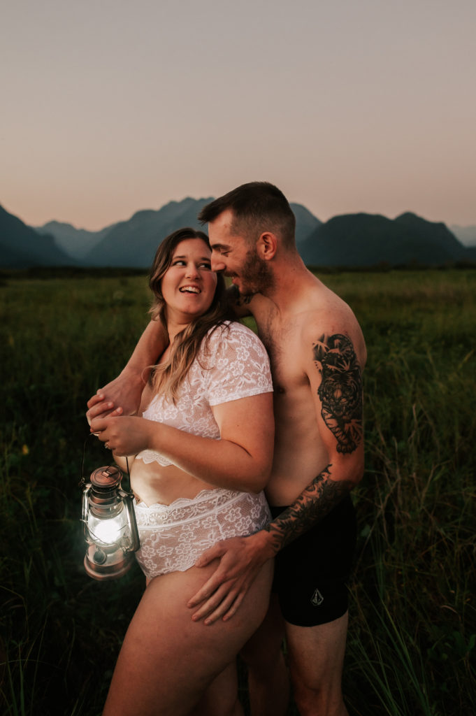 Pitt Lake Cheeky Couples Photoshoot | Fraser Valley Boudoir Photographer The Cheeky Club