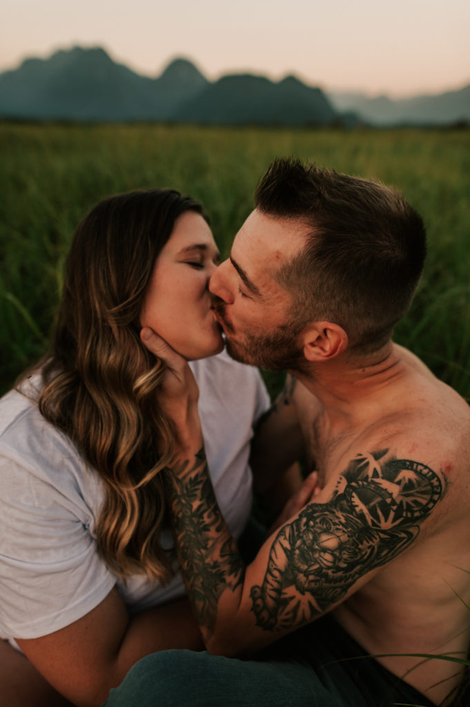 Pitt Lake Cheeky Couples Photoshoot | Fraser Valley Boudoir Photographer The Cheeky Club